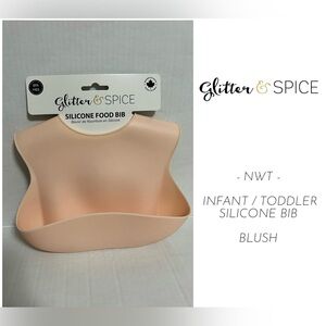 🆕GLITTER & SPICE - NWT - BLUSH SILICONE BIB
